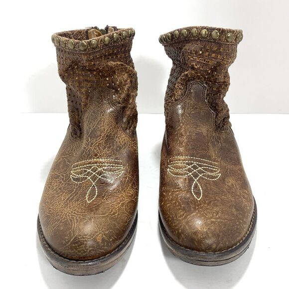 Circle G By Corral Leather Ankle Boots Honey Cut Out & Studs Size 8 Women’s - Picture 3 of 16